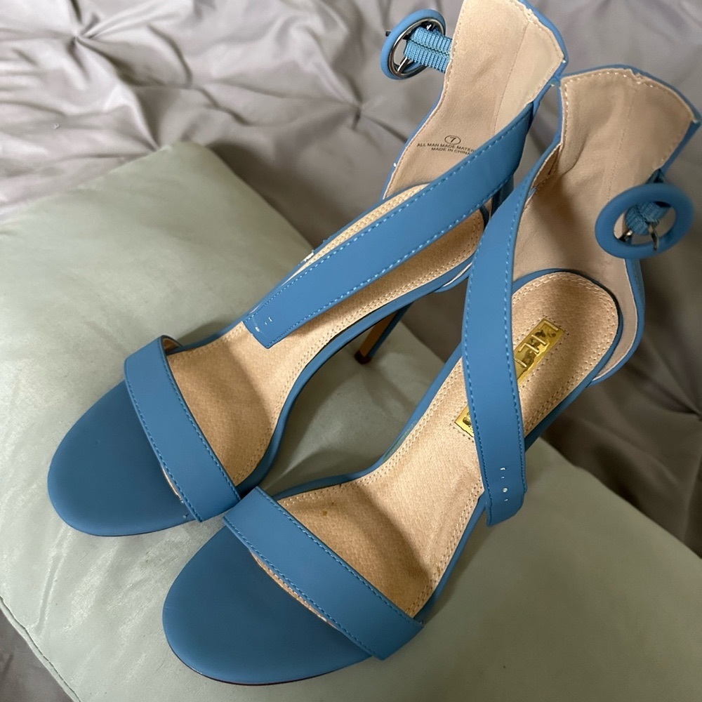 Women sandal , blue heeled sandals, UNUSED